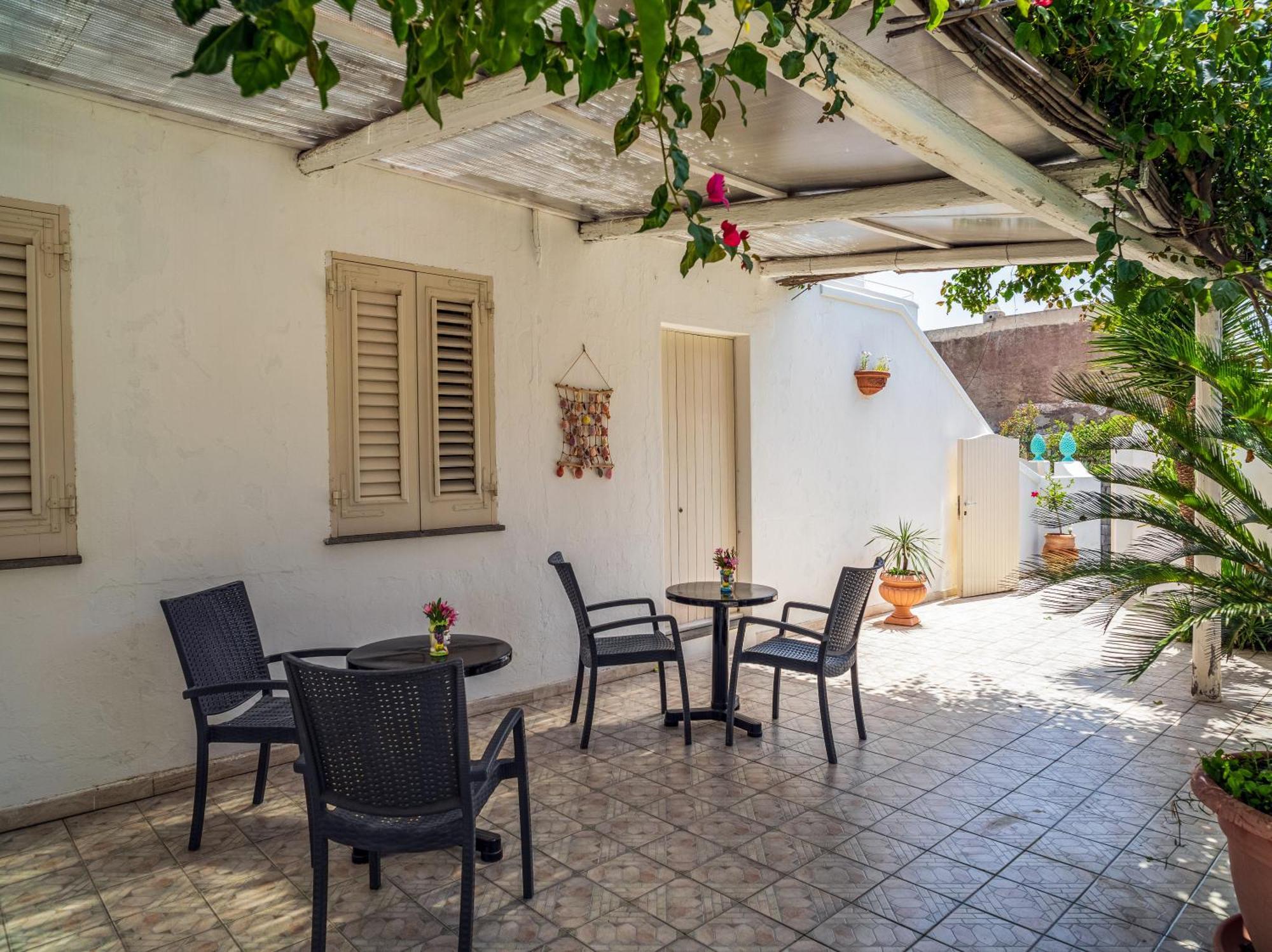 Hotel Ossidiana Stromboli Center Екстериор снимка