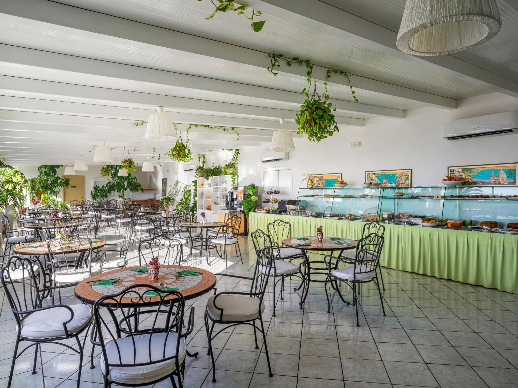 Hotel Ossidiana Stromboli Center Екстериор снимка