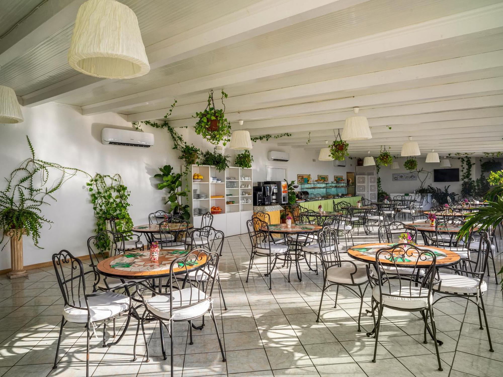 Hotel Ossidiana Stromboli Center Екстериор снимка