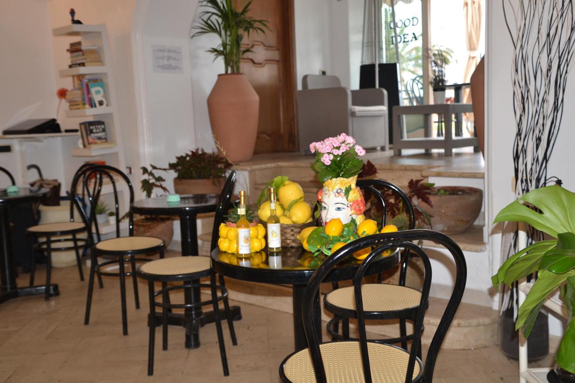 Hotel Ossidiana Stromboli Center Екстериор снимка