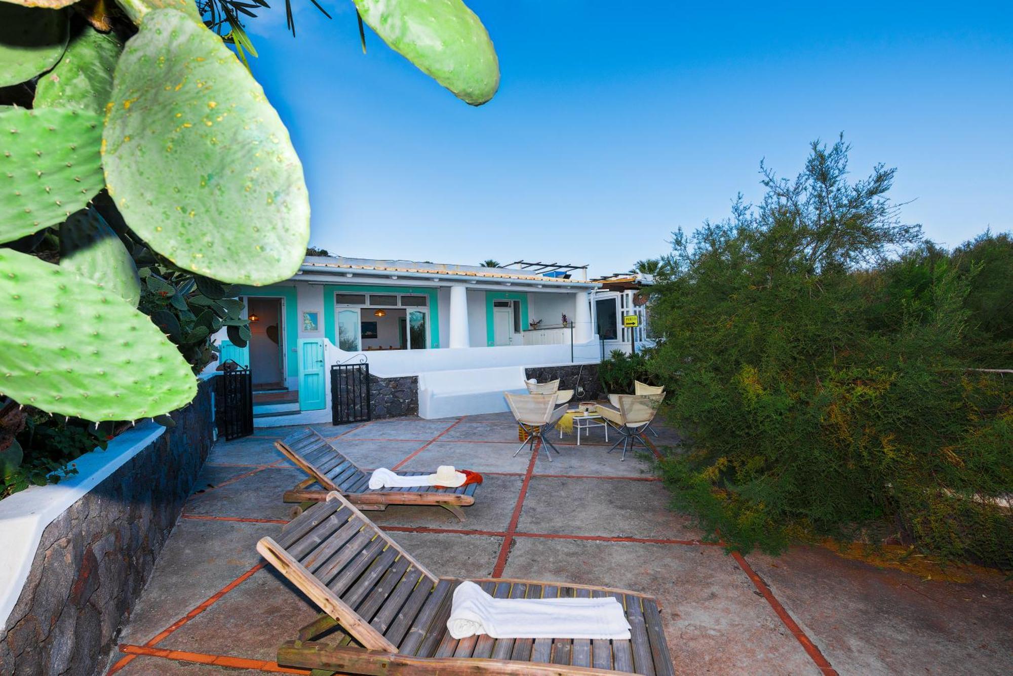 Hotel Ossidiana Stromboli Center Стая снимка